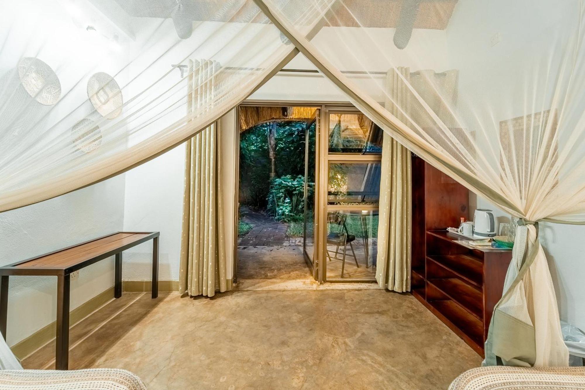 Nguni Lodge ヴィクトリア・フォールズ エクステリア 写真