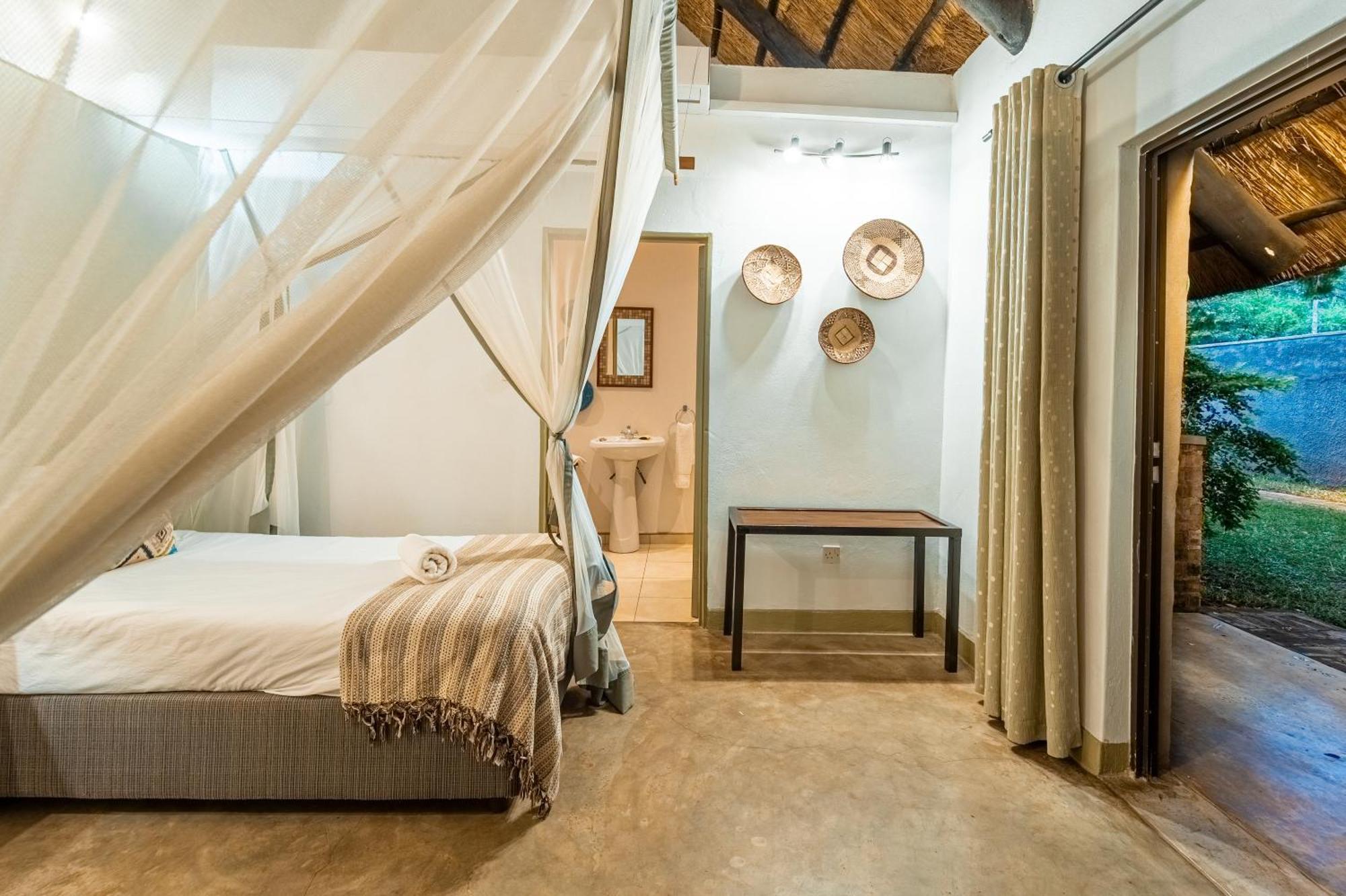 Nguni Lodge ヴィクトリア・フォールズ エクステリア 写真