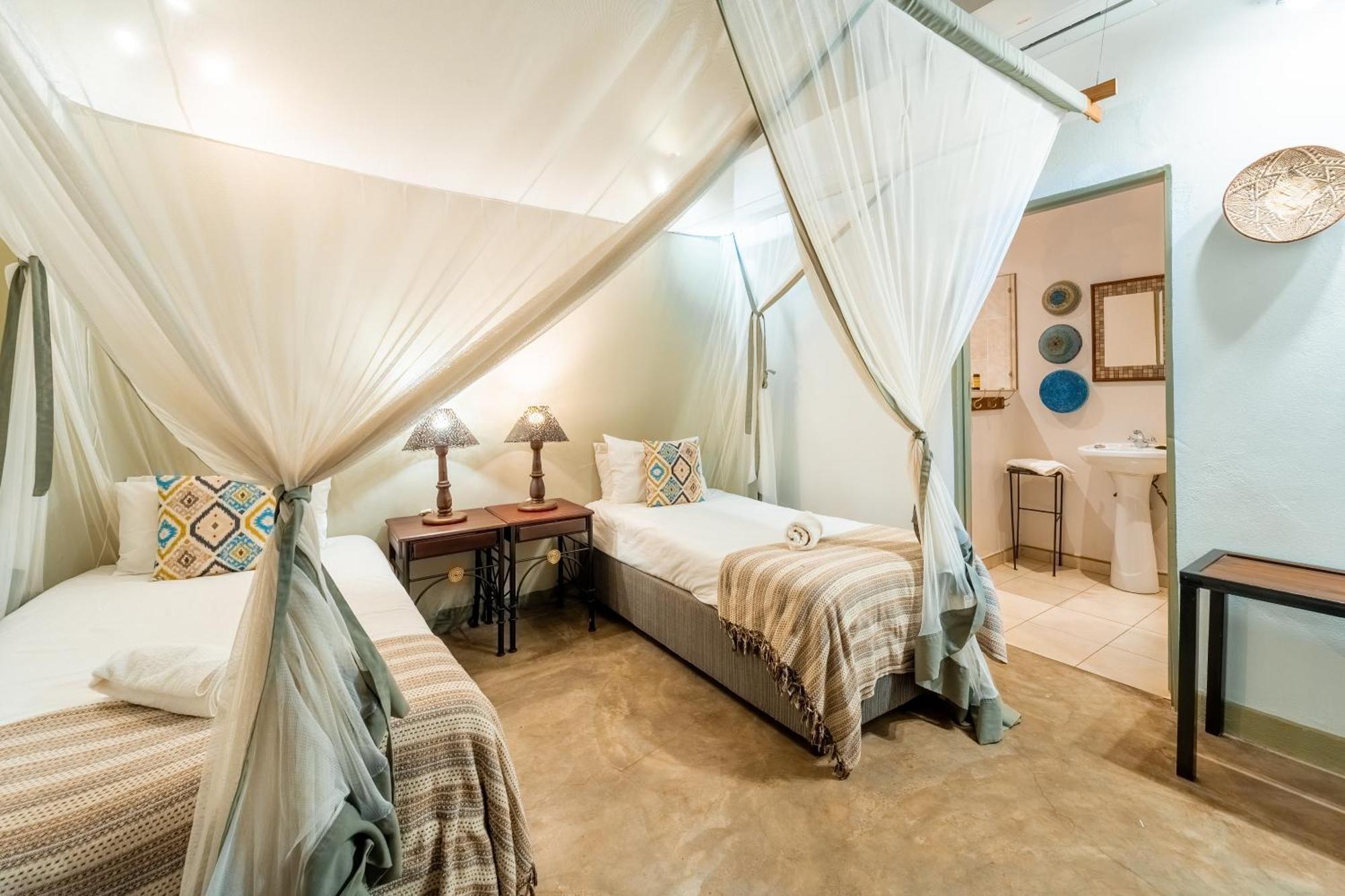 Nguni Lodge ヴィクトリア・フォールズ エクステリア 写真