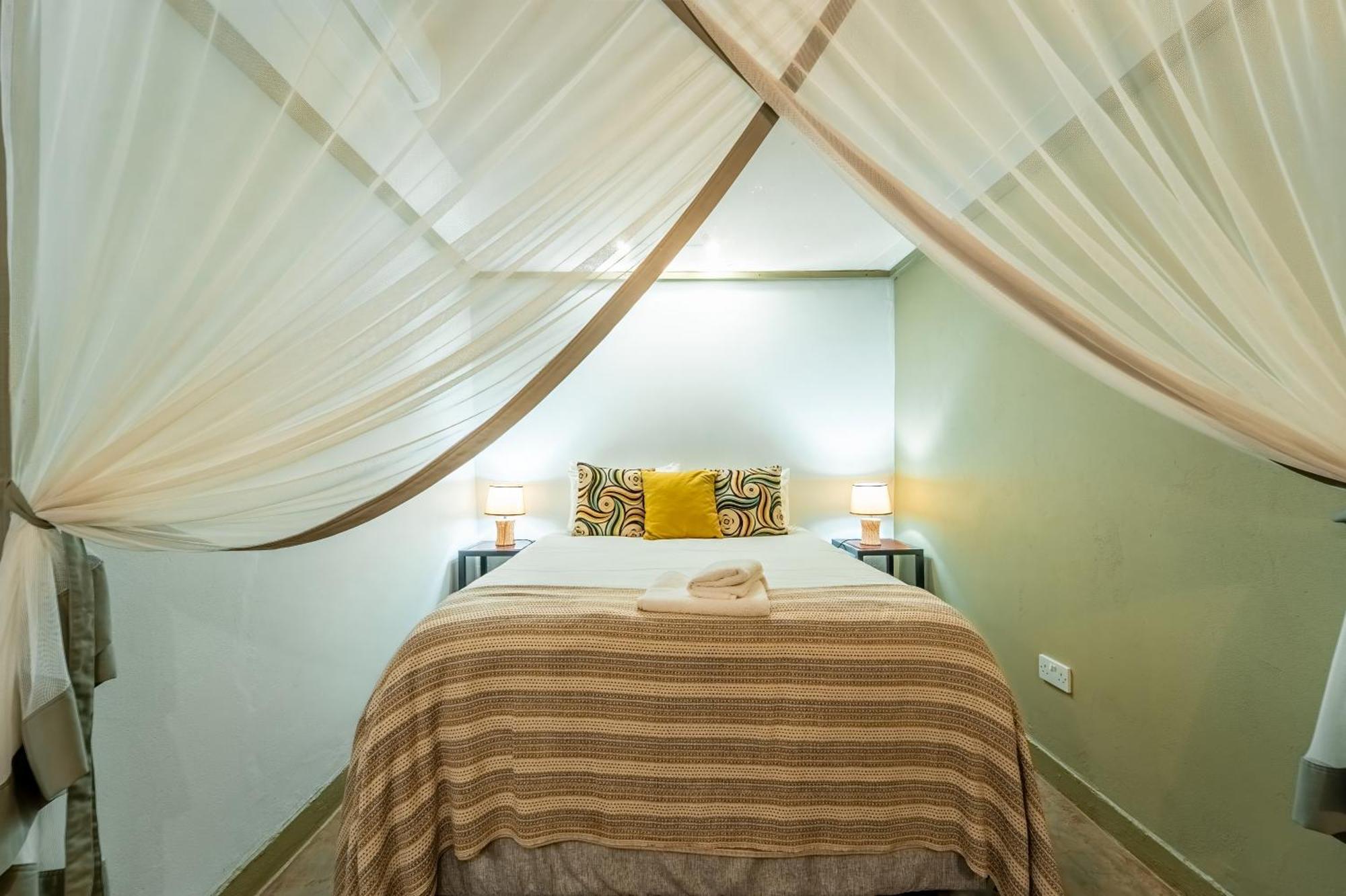 Nguni Lodge ヴィクトリア・フォールズ エクステリア 写真