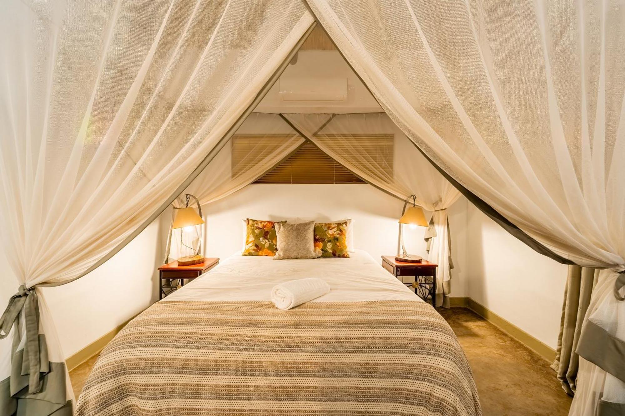 Nguni Lodge ヴィクトリア・フォールズ エクステリア 写真