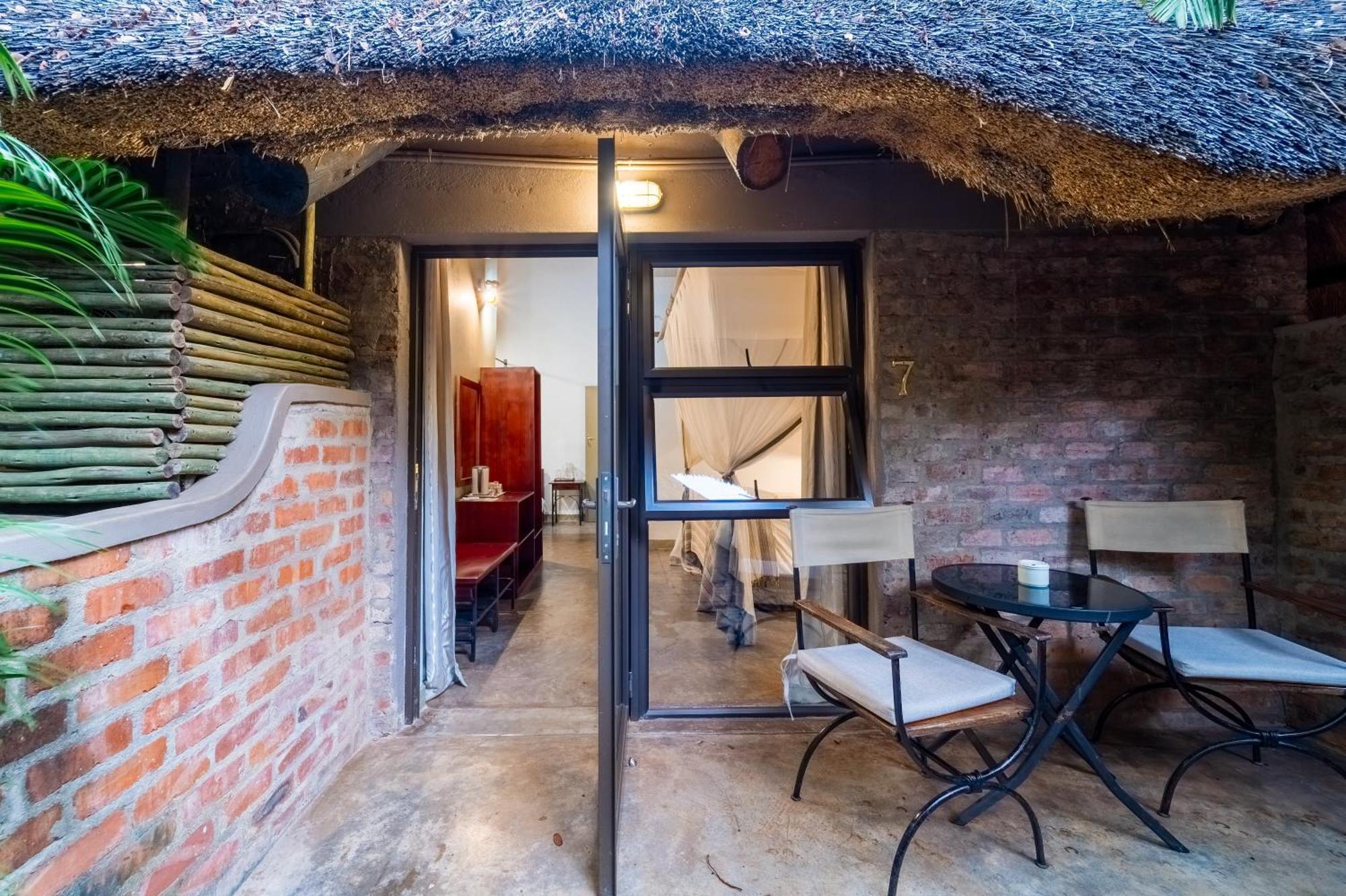 Nguni Lodge ヴィクトリア・フォールズ エクステリア 写真